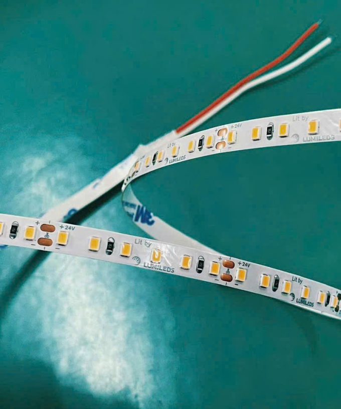 LED DÁN 24V 120D  LUMILEDS PHILIPS